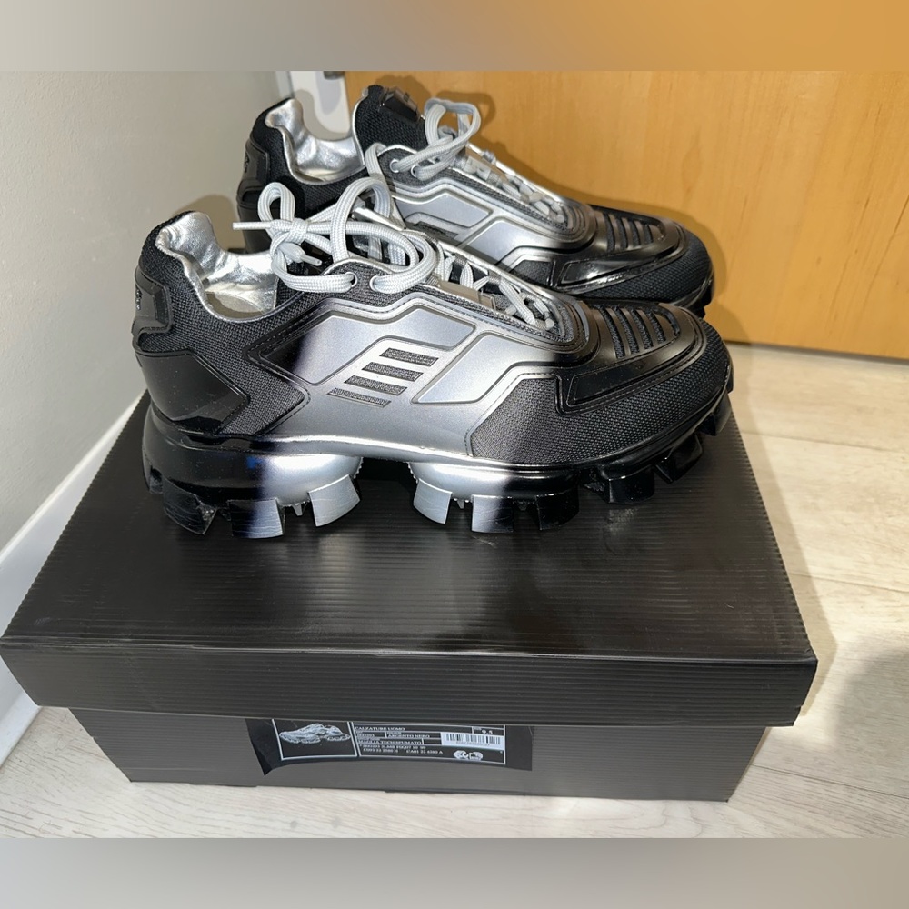 Prada cloudburst Black&Silver. Only worn once & size:9.5 - Picture 3 of 3